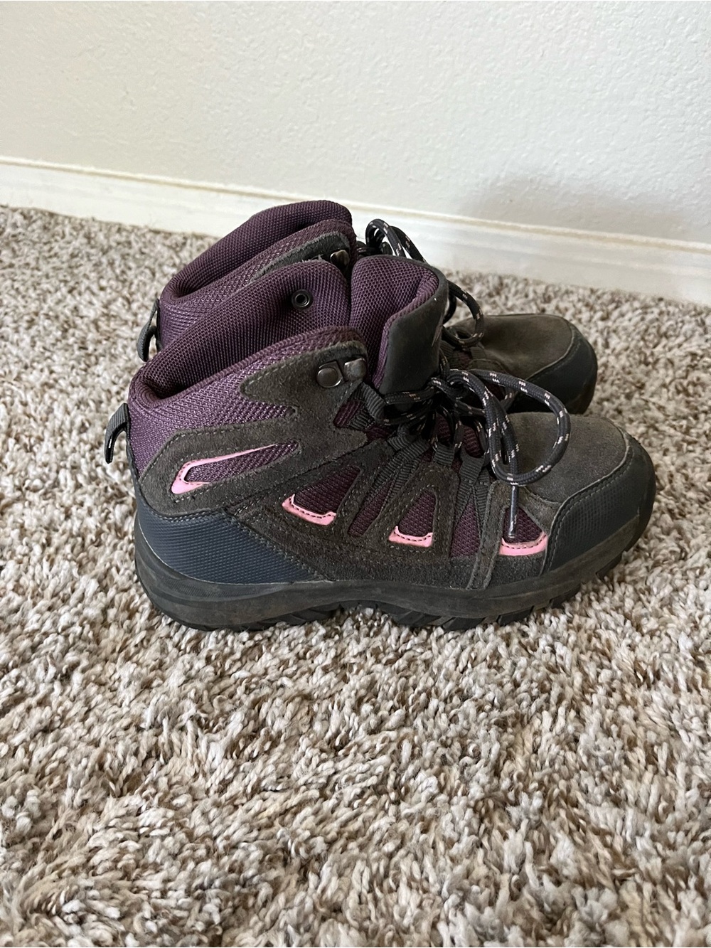 Denali Waterproof Hiking Boots with Pink/Purple Accents Girls Size 3